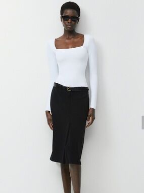 Aritzia Babaton Original Contour Headway Squareneck Bodysuit